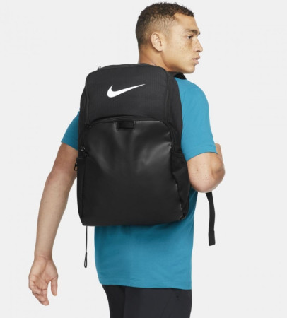 NIKE Brasilia 9.5 DM3975-010 FW23 NIKE Brasilia 9.5 DM3975-010 FW23